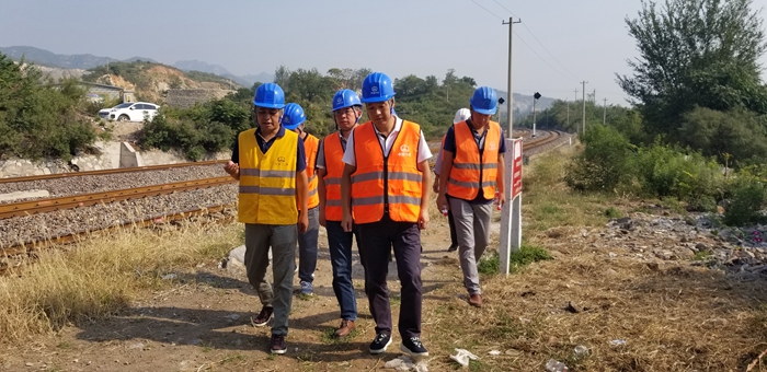 1569741429709895.jpg 防风险 保安全 迎大庆 检查2019年9月29日 林总 伍总 (5).jpg