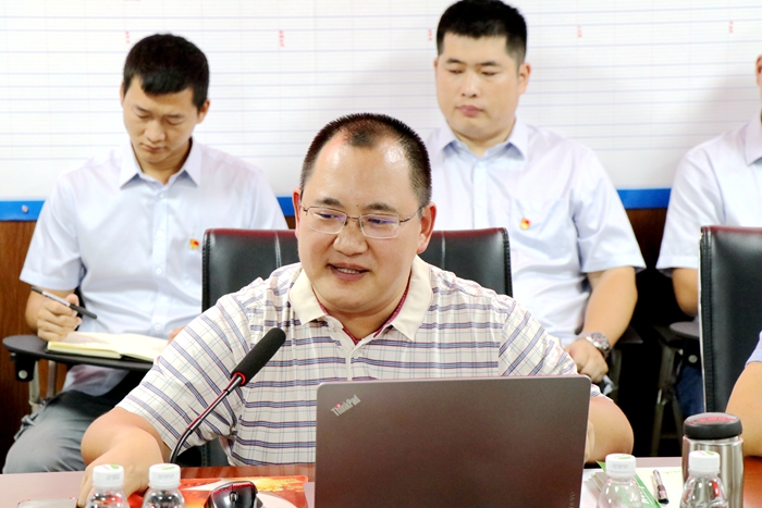 1572248153119202.jpg 图二:公司副总经理刘总授课_副本.jpg