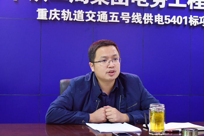 讲课.JPG