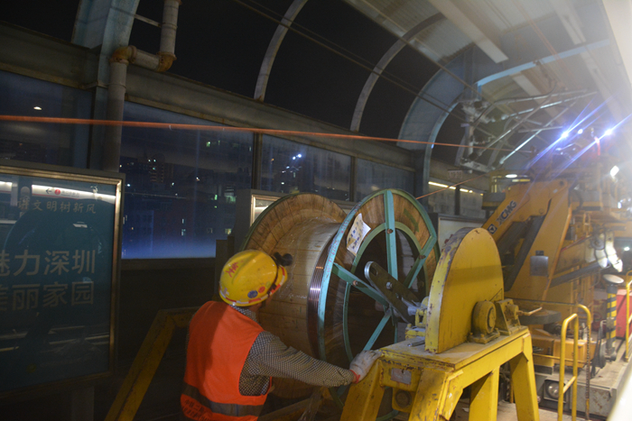 图2. 清湖二期改造第一条接触线架设.JPG