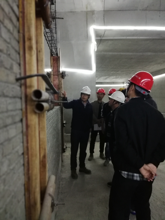 1574672697409404.jpg 图1:检查鹤上站1.jpg