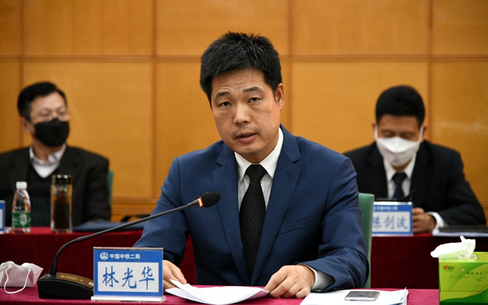 2宣布兑现经济责任制奖励决定.JPG