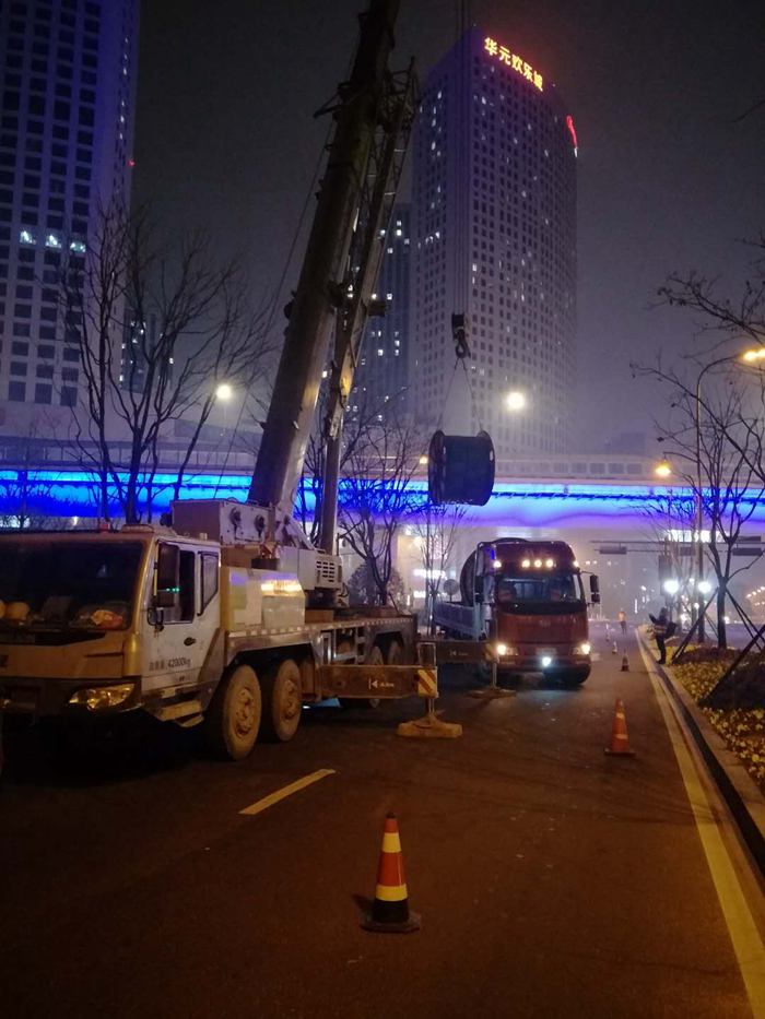 电缆吊装_副本.jpg
