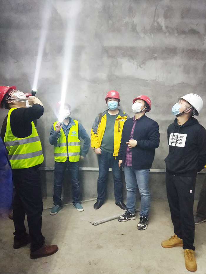 图一：检查施工现场副本.jpg