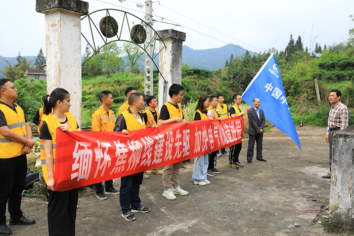 赵师傅讲述当年光荣历史副本.jpg