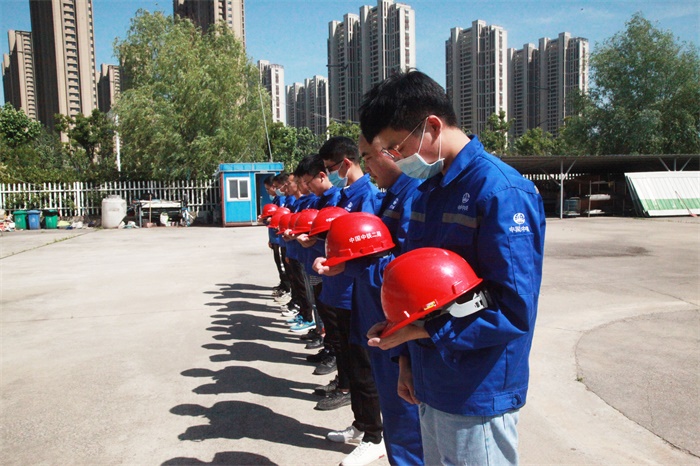 图2：默哀现场.JPG