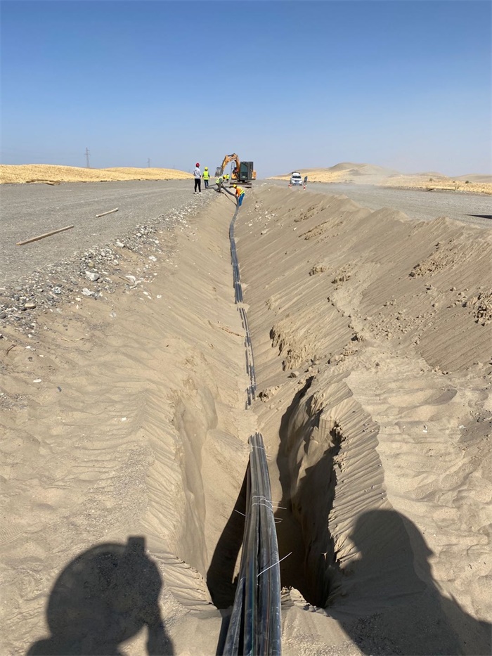 电缆敷设  摄影白松鹤.jpg