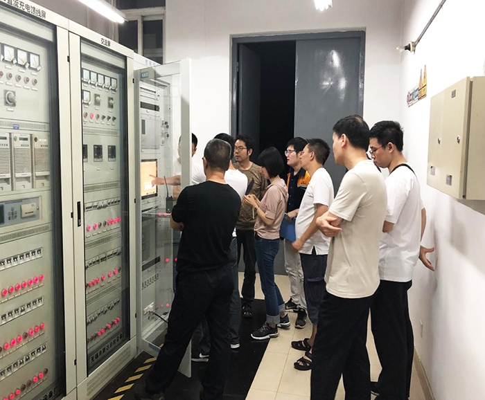 图2：设备调试 副本.jpg