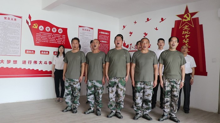 图3-合唱军歌.jpg