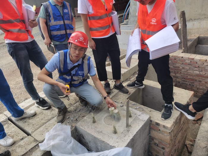 1597116659129237.jpg 图1:路灯基础法兰安装要求、管道预埋要求.jpg