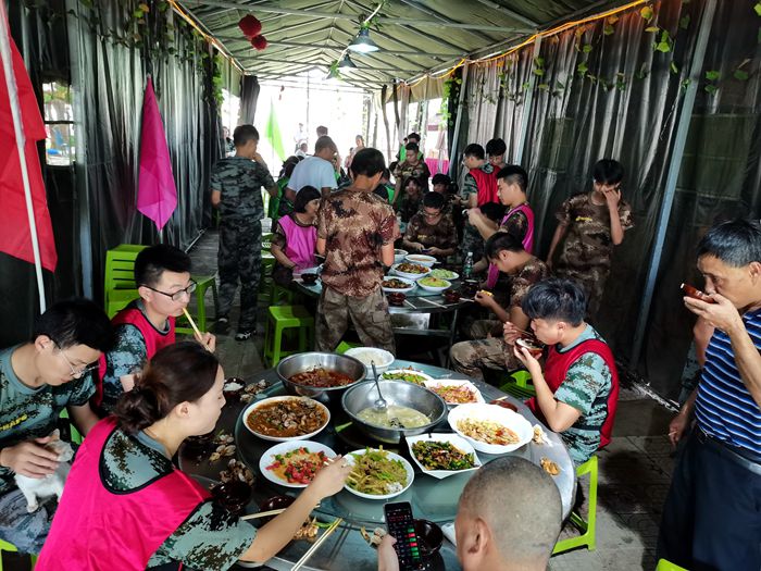 1598608364320027.jpg 图4:共享午餐_副本.jpg