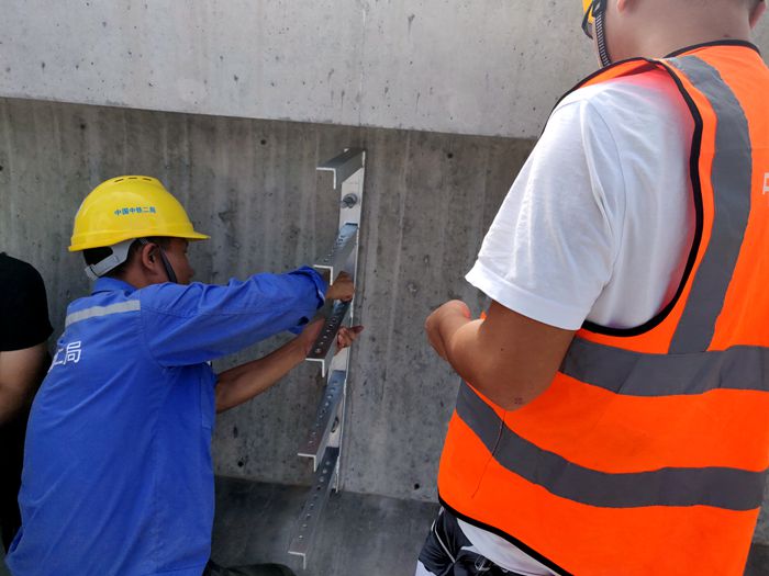 1598958037739716.jpg 图一 支架试装_副本.jpg