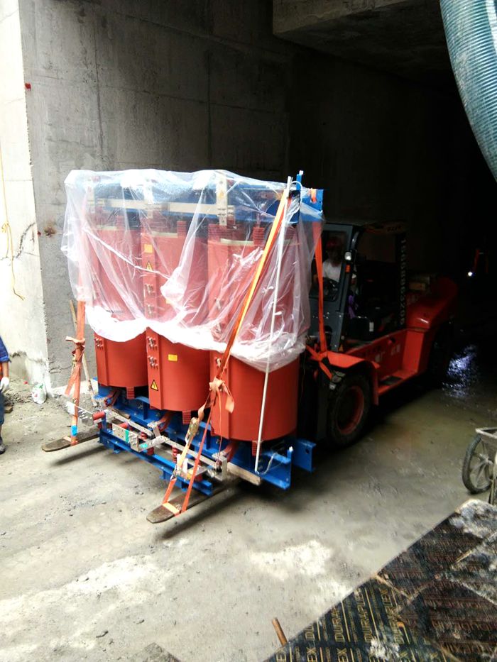 1600256763547794.jpg 图2:叉车运输_副本.jpg