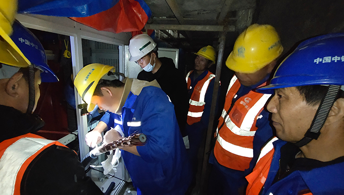 1608085326475372.jpg 现场培训副本.jpg