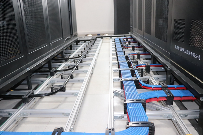 1609062955648531.jpg 图6: 室内配线.JPG