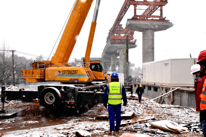 图：吊装现场 (4).JPG