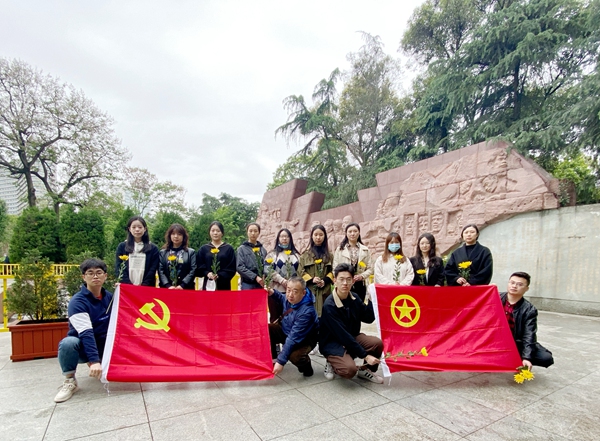 图2 祭祀现场.jpg