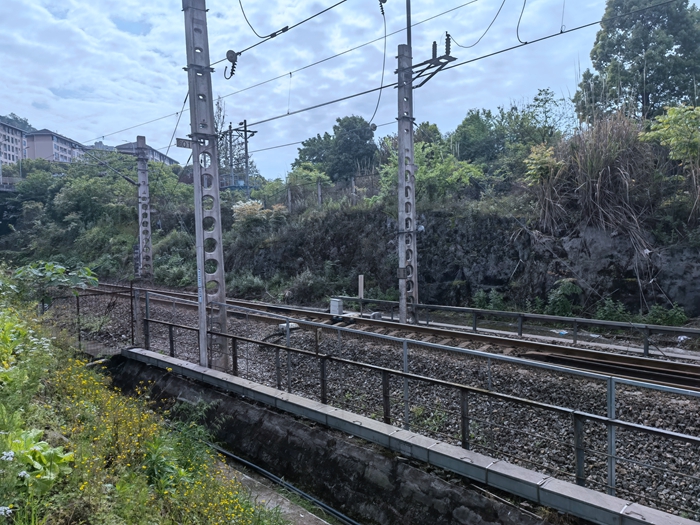 1618801244358540.jpg 图2:现场施工调2.jpg