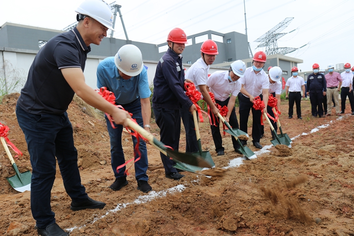 1619604836841185.jpg 图二:铲土开工 - 副本.JPG