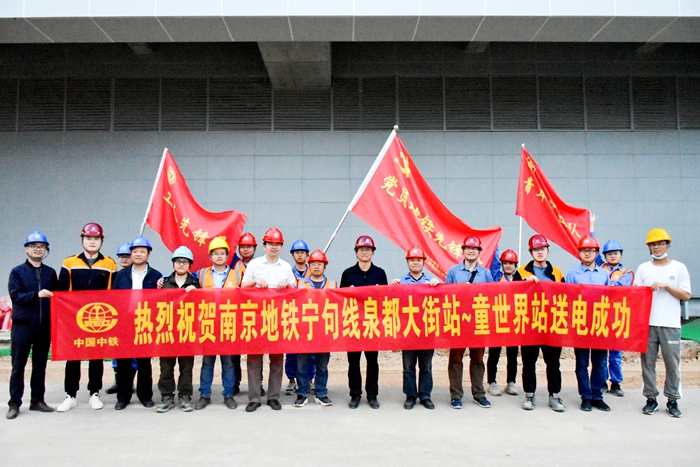 1620440179798067.jpg 图:合影_副本.jpg