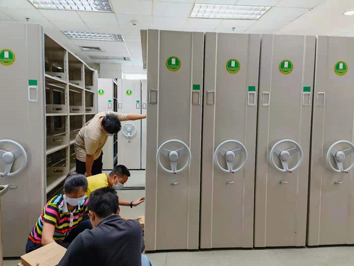 1625053645117670.jpg 图1:深圳地铁集团档案馆档案移交.jpg