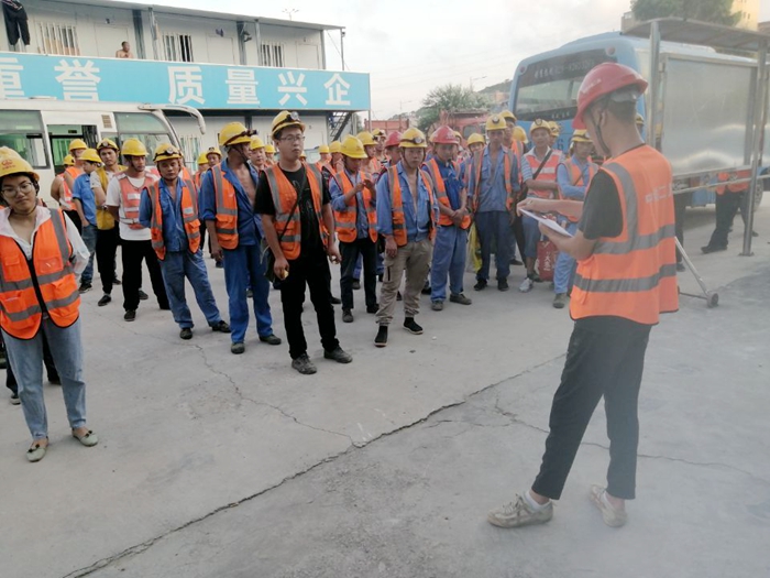 图：班前讲话 - 副本.jpg