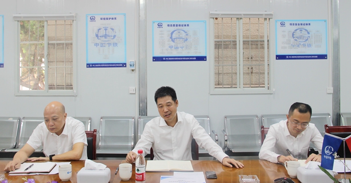 图1：座谈会.JPG