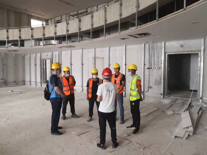 图3：“盯控现场，值守施工，把控安全”现场施工检查 - 副本.jpg