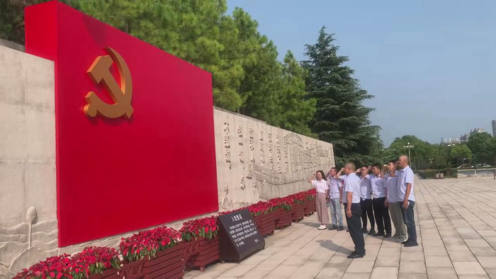 图4：重温入党誓词_副本.jpg