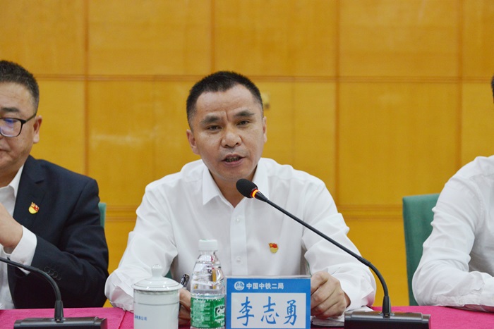 李.jpg