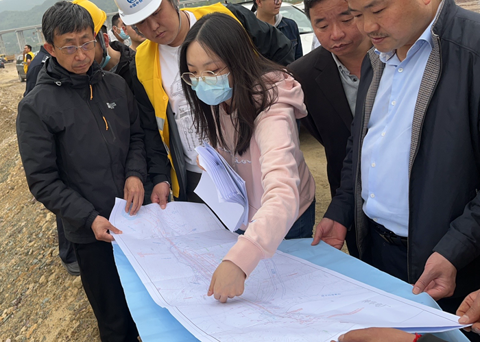 图3：围墙现场勘察  _副本.png