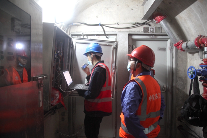 1651115823147814.jpg 施工现场学习.JPG