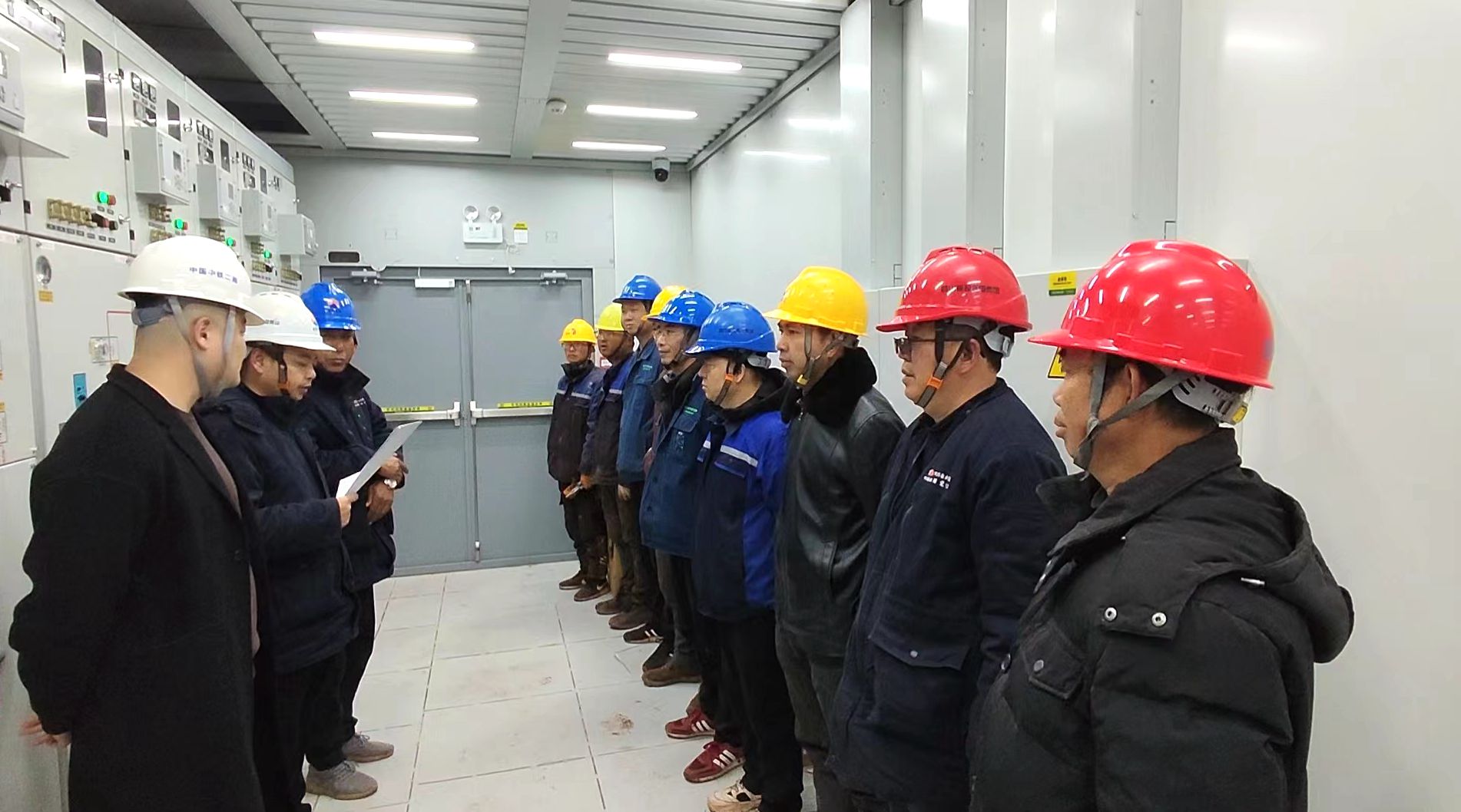 1652712893356044.jpg 图:送电现场.jpg