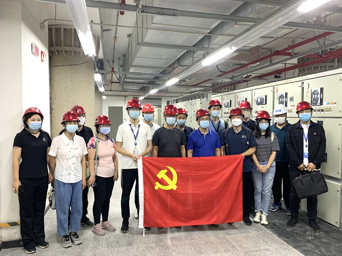 变电所合影留念.jpg