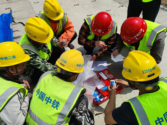 1684207770794151.jpg 图:现场救援物资使用讲解 (2) - 副本.jpg