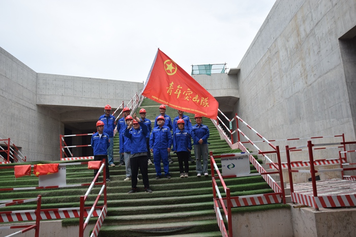 1688348871137133.jpg 授旗_副本.jpg