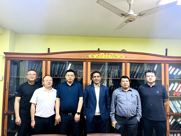 图片3：拜访尼泊尔国家电力局新能源部门总监.jpg